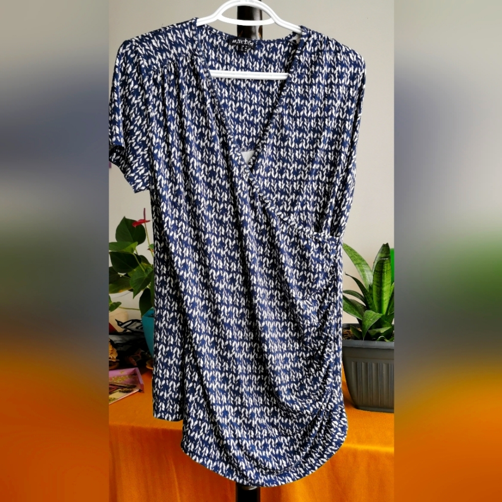 Marble. Stretchy top. Ptp 24". Size 16